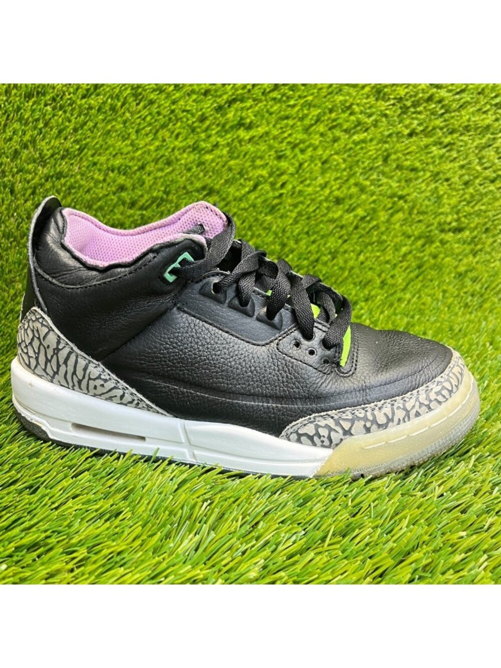 Nike Air Jordan 3 Retro Boys Size 5.5Y Black Athletic Basketball Shoes Sneakers